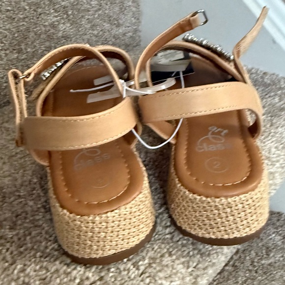 Art Class Tan Kids Sandals with Rhinestone Buckle  NWT - Picture 3 of 3